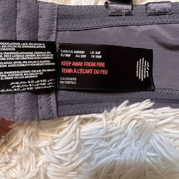 Ashley Graham bra size 42DDD - Picture 7 of 8